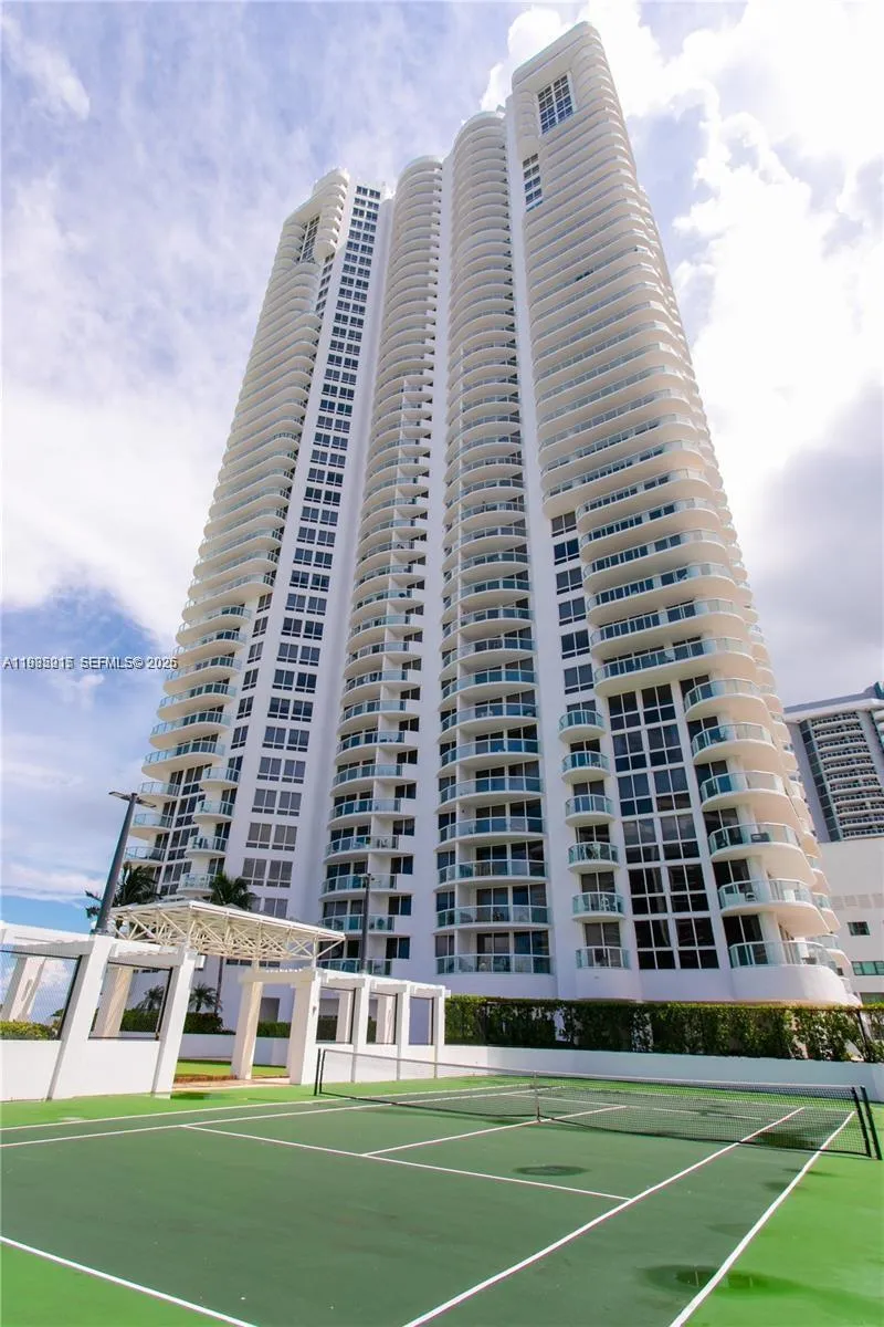 6365 Collins Ave 806, Miami Beach, Florida 33141, Miami Beach, Florida 33141, 1 Bedroom Bedrooms, ,1 BathroomBathrooms,Residential Lease,For Rent,6365 Collins Ave 806, Miami Beach, Florida 33141,A11985215