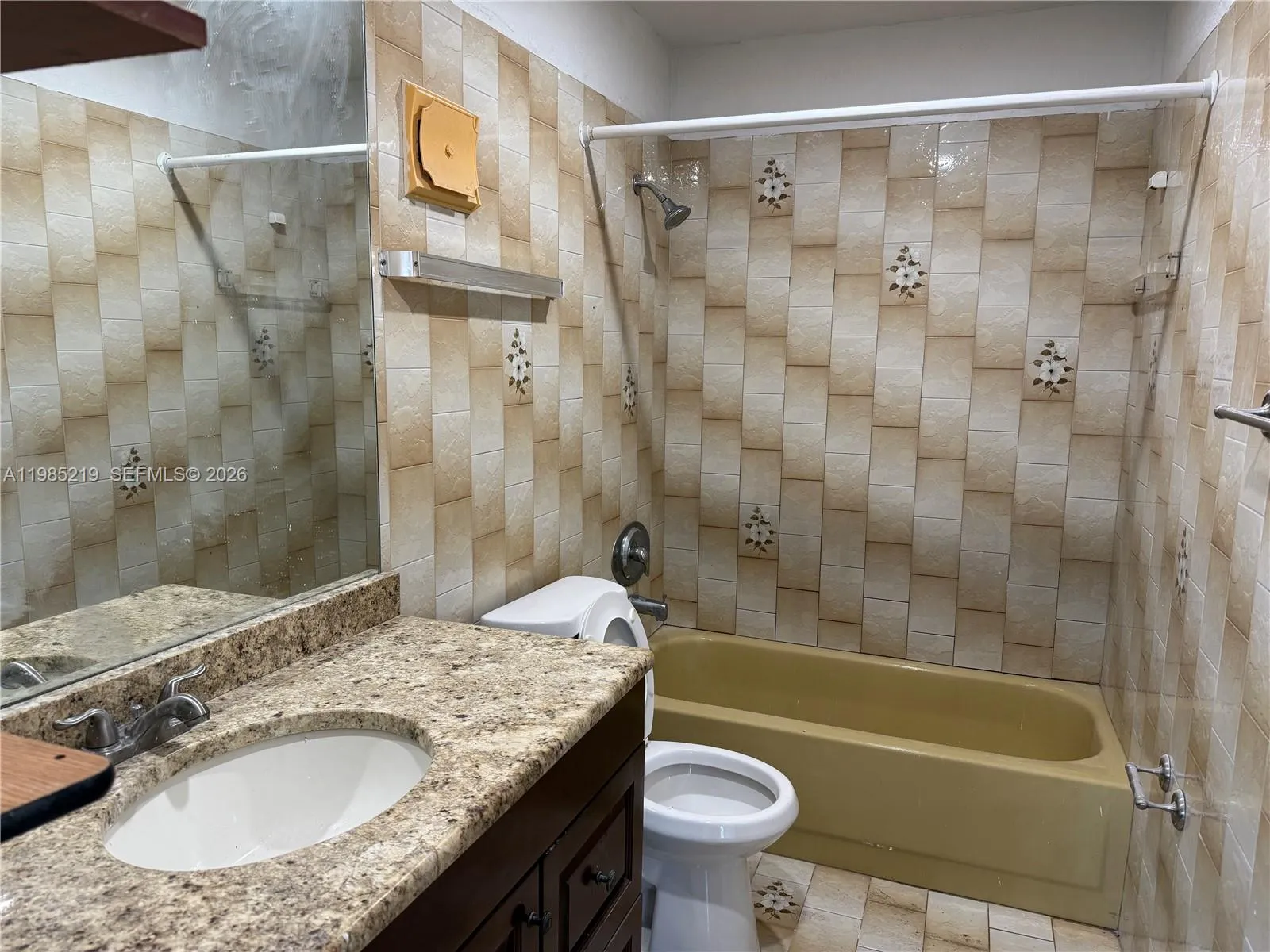 6055 W 19th Ave 311, Hialeah, Florida 33012, Hialeah, Florida 33012, 2 Bedrooms Bedrooms, ,2 BathroomsBathrooms,Residential Lease,For Rent,6055 W 19th Ave 311, Hialeah, Florida 33012,A11985219