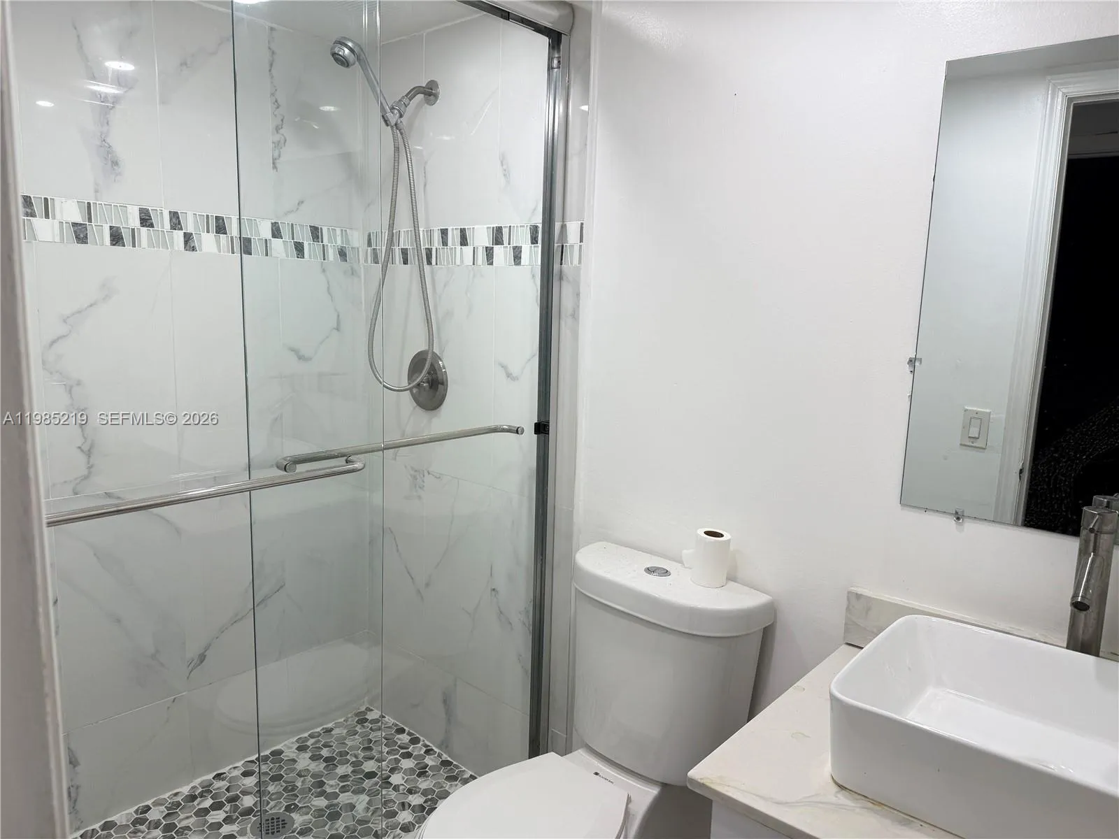 6055 W 19th Ave 311, Hialeah, Florida 33012, Hialeah, Florida 33012, 2 Bedrooms Bedrooms, ,2 BathroomsBathrooms,Residential Lease,For Rent,6055 W 19th Ave 311, Hialeah, Florida 33012,A11985219