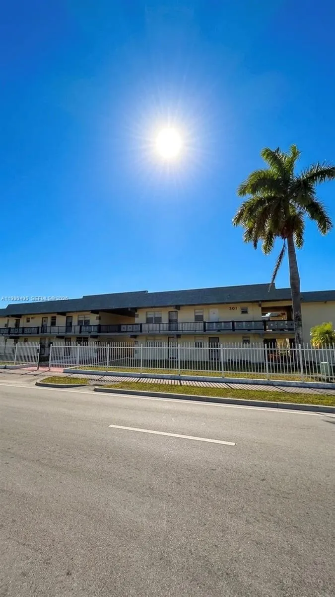 301 Nw 177th St 201, Miami Gardens, Florida 33169, Miami Gardens, Florida 33169, 1 Bedroom Bedrooms, ,1 BathroomBathrooms,Residential,For Sale,301 Nw 177th St 201, Miami Gardens, Florida 33169,A11980495
