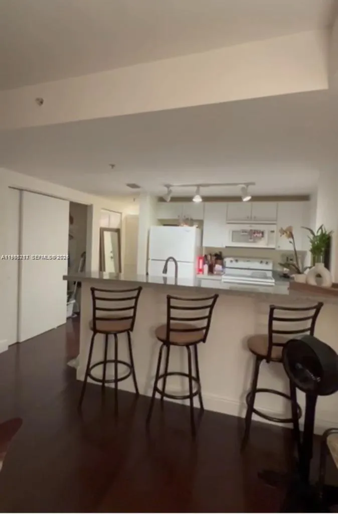 2740 Sw 28th Ter 503, Miami, Florida 33133, Miami, Florida 33133, ,1 BathroomBathrooms,Residential Lease,For Rent,2740 Sw 28th Ter 503, Miami, Florida 33133,A11985217