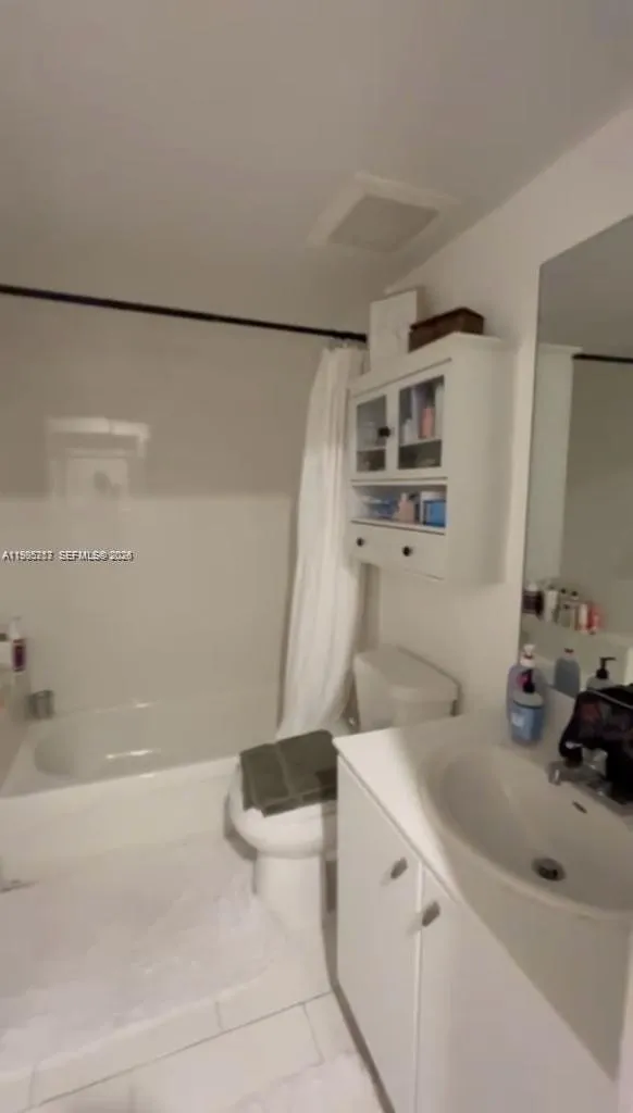 2740 Sw 28th Ter 503, Miami, Florida 33133, Miami, Florida 33133, ,1 BathroomBathrooms,Residential Lease,For Rent,2740 Sw 28th Ter 503, Miami, Florida 33133,A11985217