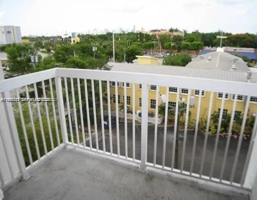 2740 Sw 28th Ter 503, Miami, Florida 33133, Miami, Florida 33133, ,1 BathroomBathrooms,Residential Lease,For Rent,2740 Sw 28th Ter 503, Miami, Florida 33133,A11985217