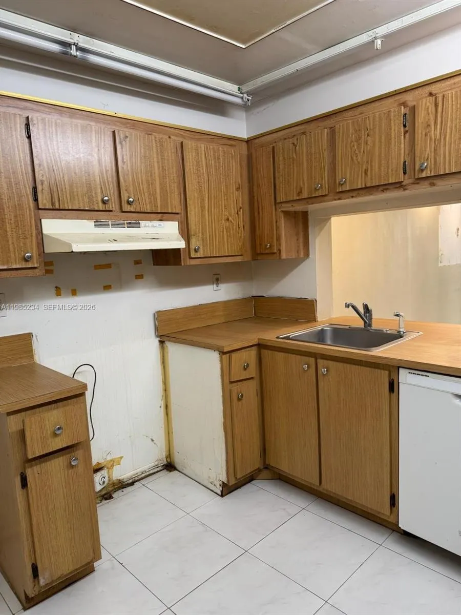 3720 N Pine Island Rd 136, Sunrise, Florida 33351, Sunrise, Florida 33351, 2 Bedrooms Bedrooms, 1 Room Rooms,1 BathroomBathrooms,Residential,For Sale,3720 N Pine Island Rd 136, Sunrise, Florida 33351,A11985234