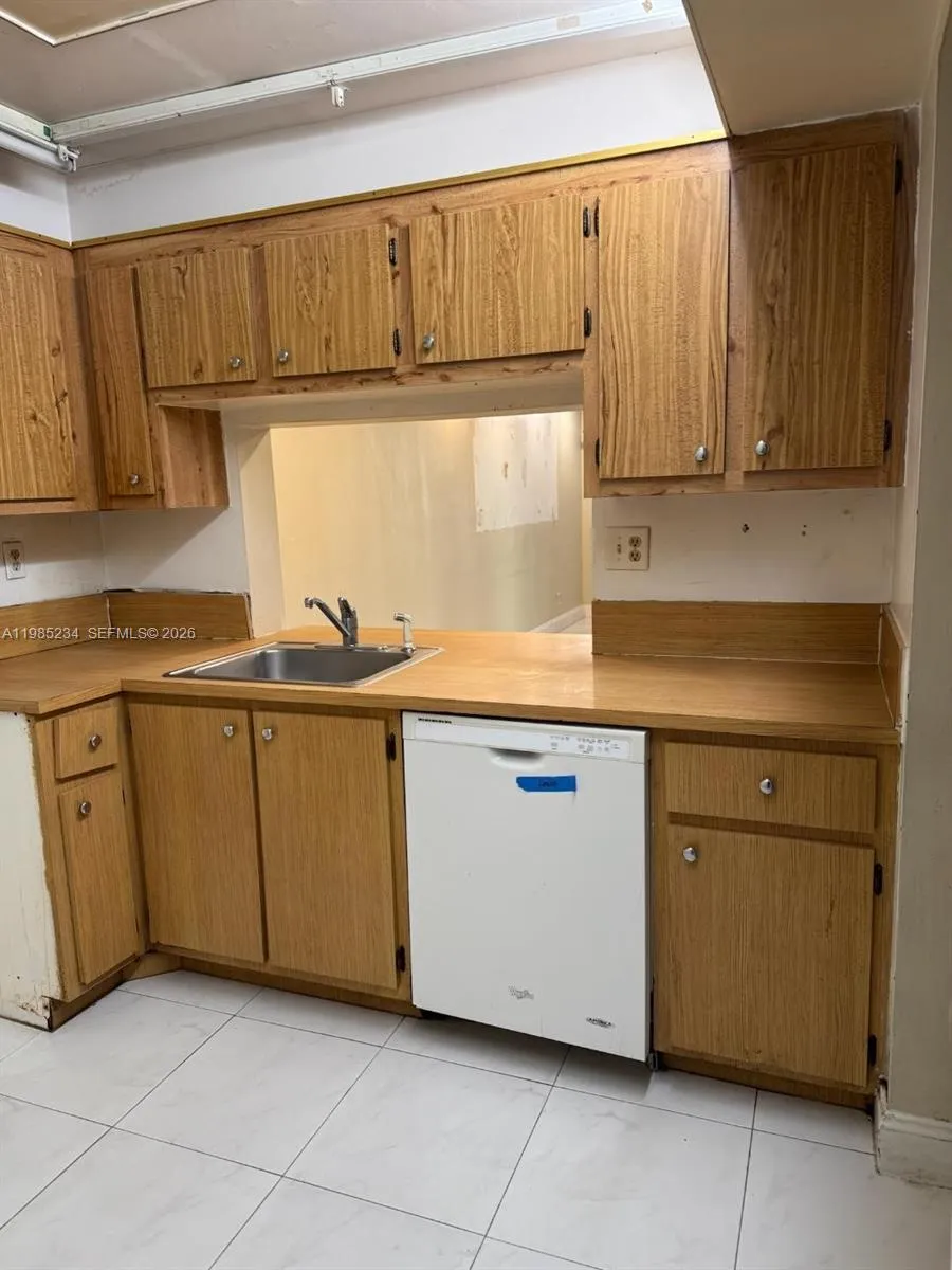 3720 N Pine Island Rd 136, Sunrise, Florida 33351, Sunrise, Florida 33351, 2 Bedrooms Bedrooms, 1 Room Rooms,1 BathroomBathrooms,Residential,For Sale,3720 N Pine Island Rd 136, Sunrise, Florida 33351,A11985234