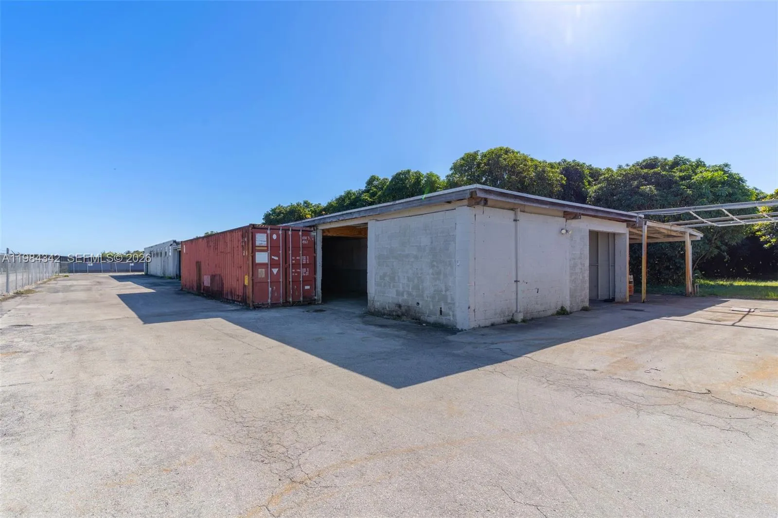 ADDITIONAL STORAGE IN CONTAINERS