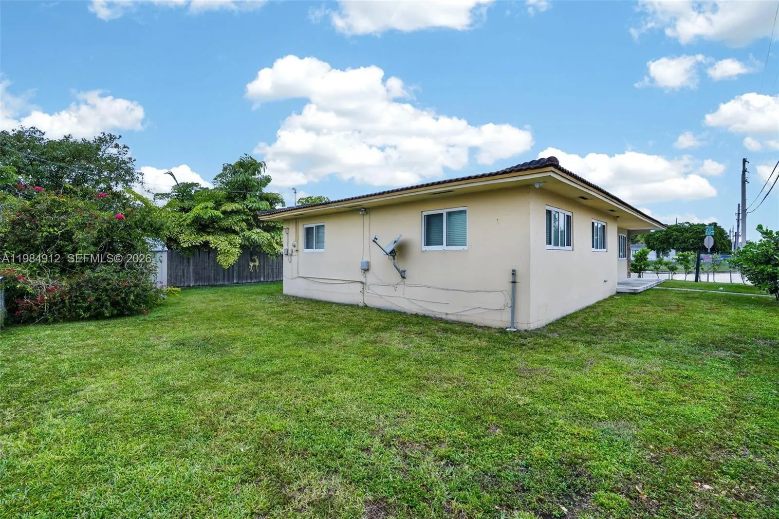 3900 Sw 67th Ave, Miami, Florida 33155, Miami, Florida 33155, 3 Bedrooms Bedrooms, ,2 BathroomsBathrooms,Residential,For Sale,3900 Sw 67th Ave, Miami, Florida 33155,A11984912