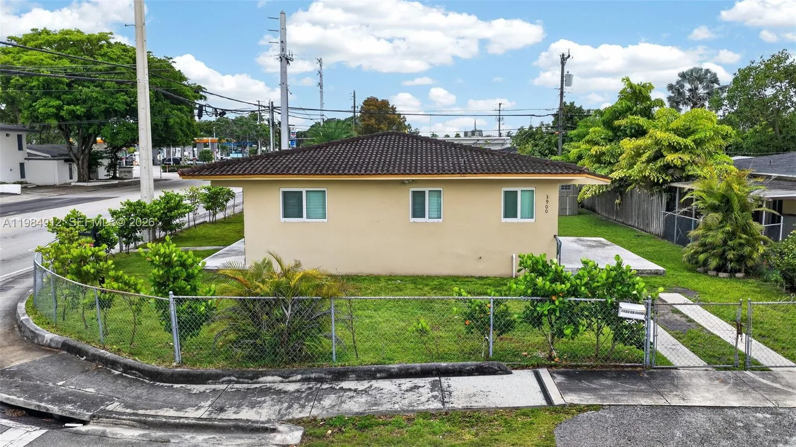 3900 Sw 67th Ave, Miami, Florida 33155, Miami, Florida 33155, 3 Bedrooms Bedrooms, ,2 BathroomsBathrooms,Residential,For Sale,3900 Sw 67th Ave, Miami, Florida 33155,A11984912