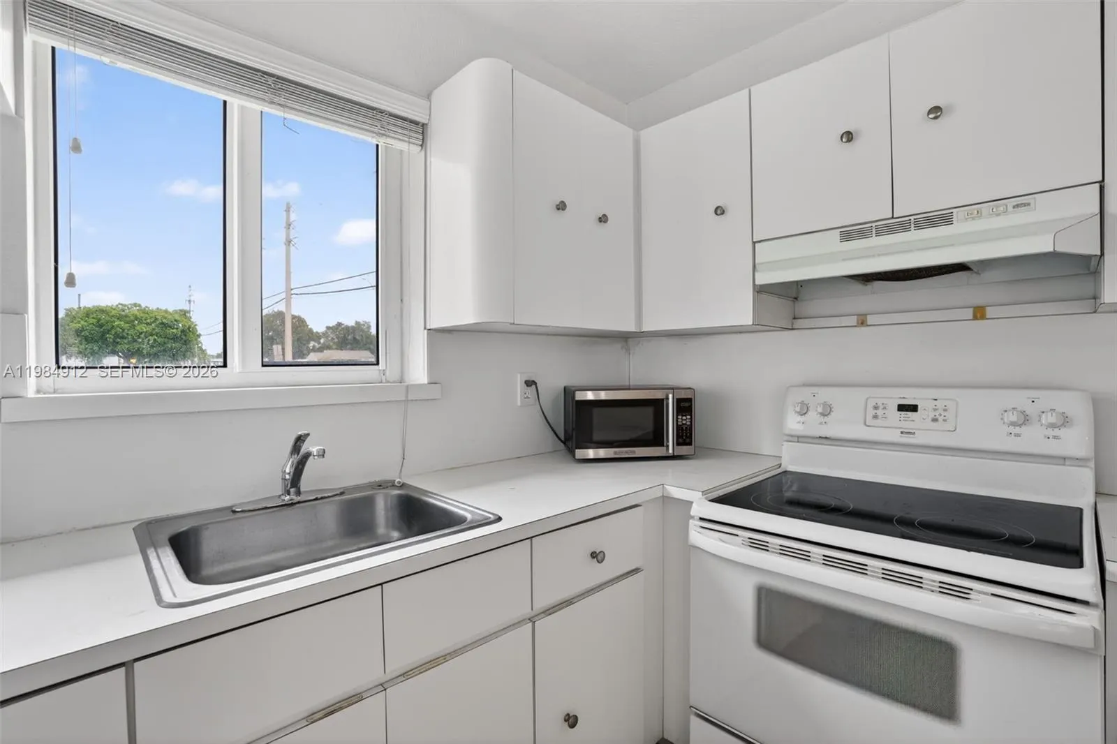 3900 Sw 67th Ave, Miami, Florida 33155, Miami, Florida 33155, 3 Bedrooms Bedrooms, ,2 BathroomsBathrooms,Residential,For Sale,3900 Sw 67th Ave, Miami, Florida 33155,A11984912