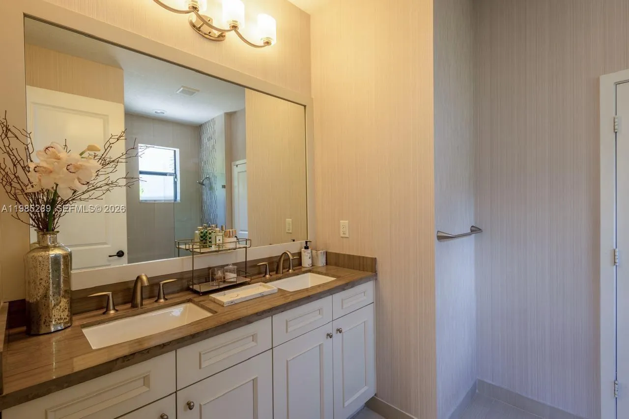 9602 W 35th Ln 0, Hialeah, Florida 33018, Hialeah, Florida 33018, 4 Bedrooms Bedrooms, ,3 BathroomsBathrooms,Residential Lease,For Rent,9602 W 35th Ln 0, Hialeah, Florida 33018,A11985289