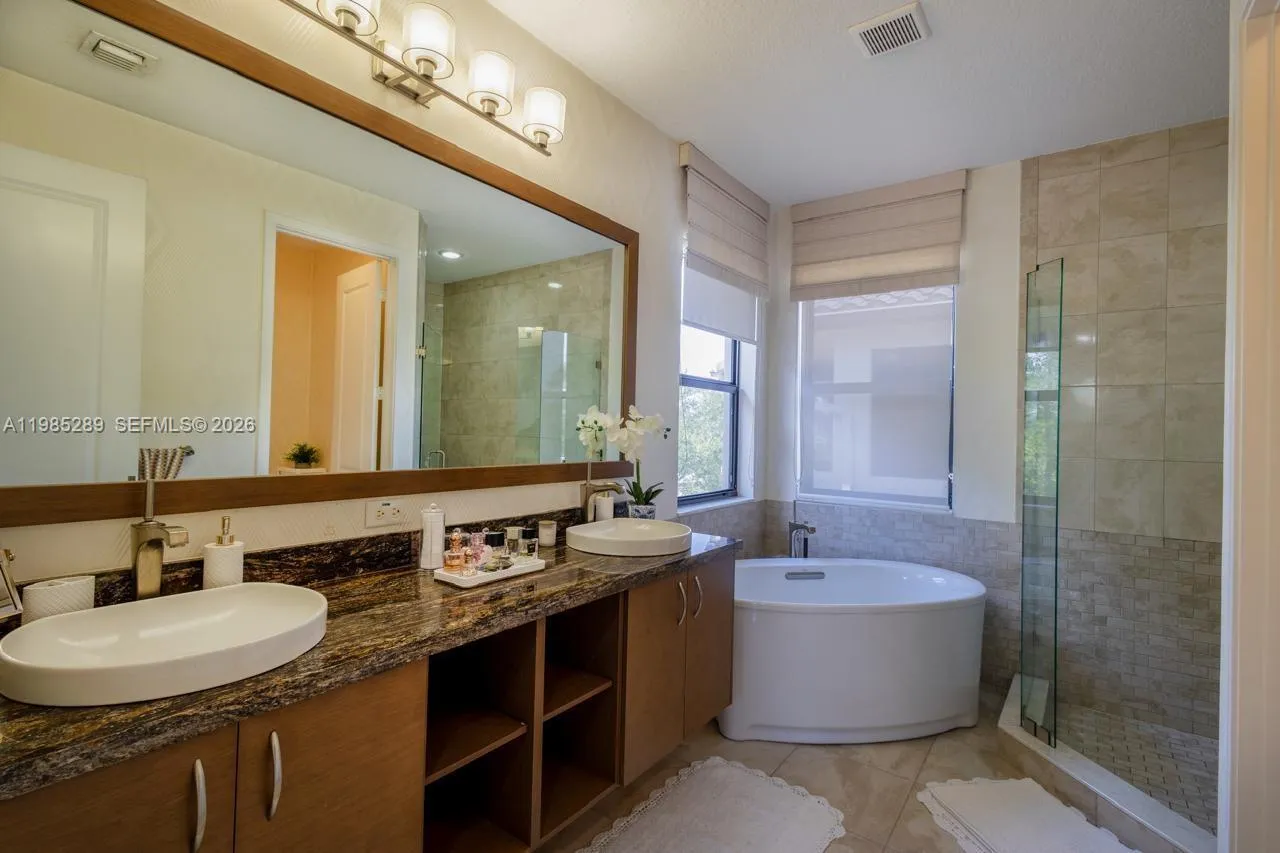 9602 W 35th Ln 0, Hialeah, Florida 33018, Hialeah, Florida 33018, 4 Bedrooms Bedrooms, ,3 BathroomsBathrooms,Residential Lease,For Rent,9602 W 35th Ln 0, Hialeah, Florida 33018,A11985289