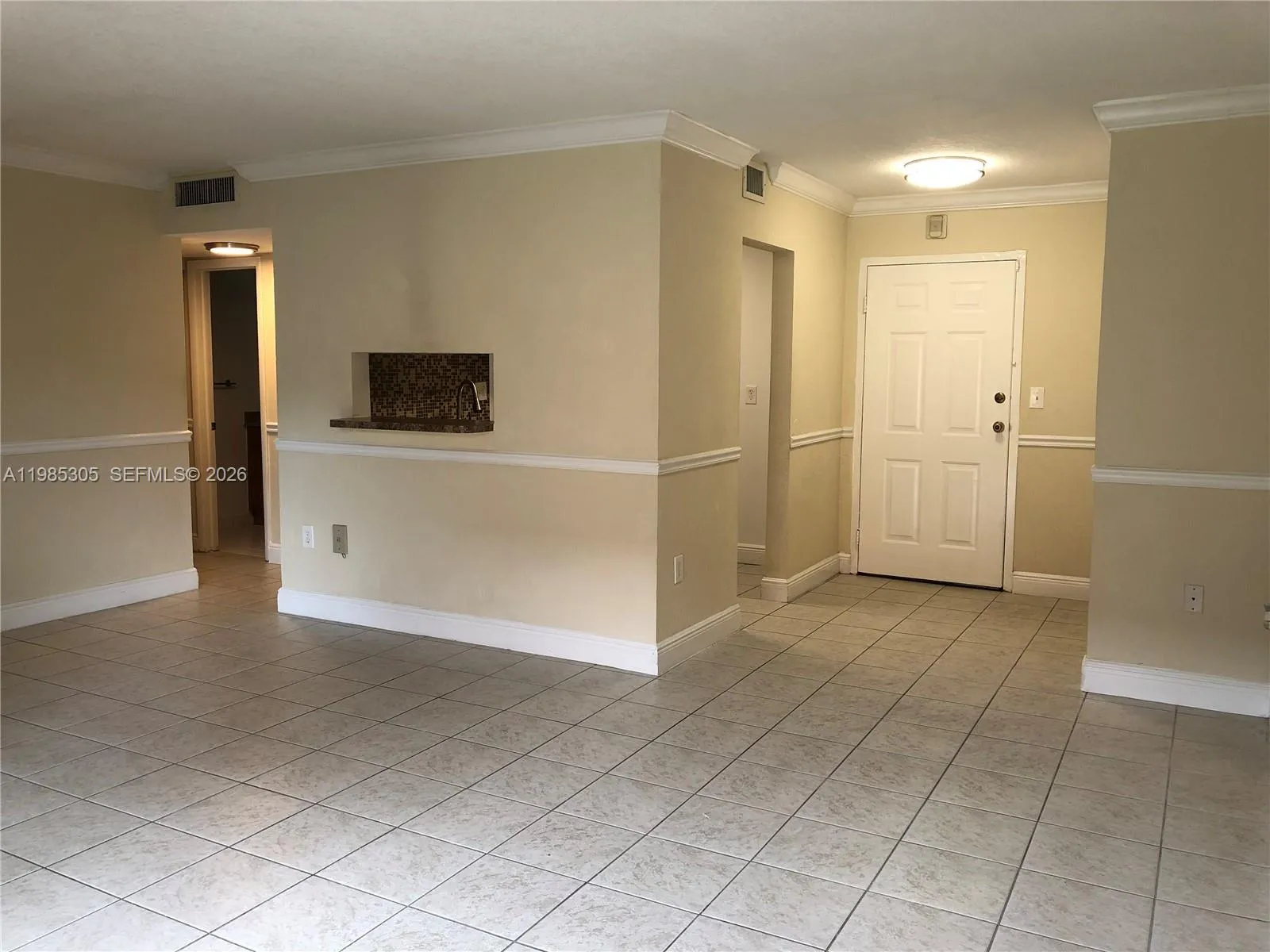 9467 Sw 76th St Q3, Miami, Florida 33173, Miami, Florida 33173, 1 Bedroom Bedrooms, ,1 BathroomBathrooms,Residential Lease,For Rent,9467 Sw 76th St Q3, Miami, Florida 33173,A11985305