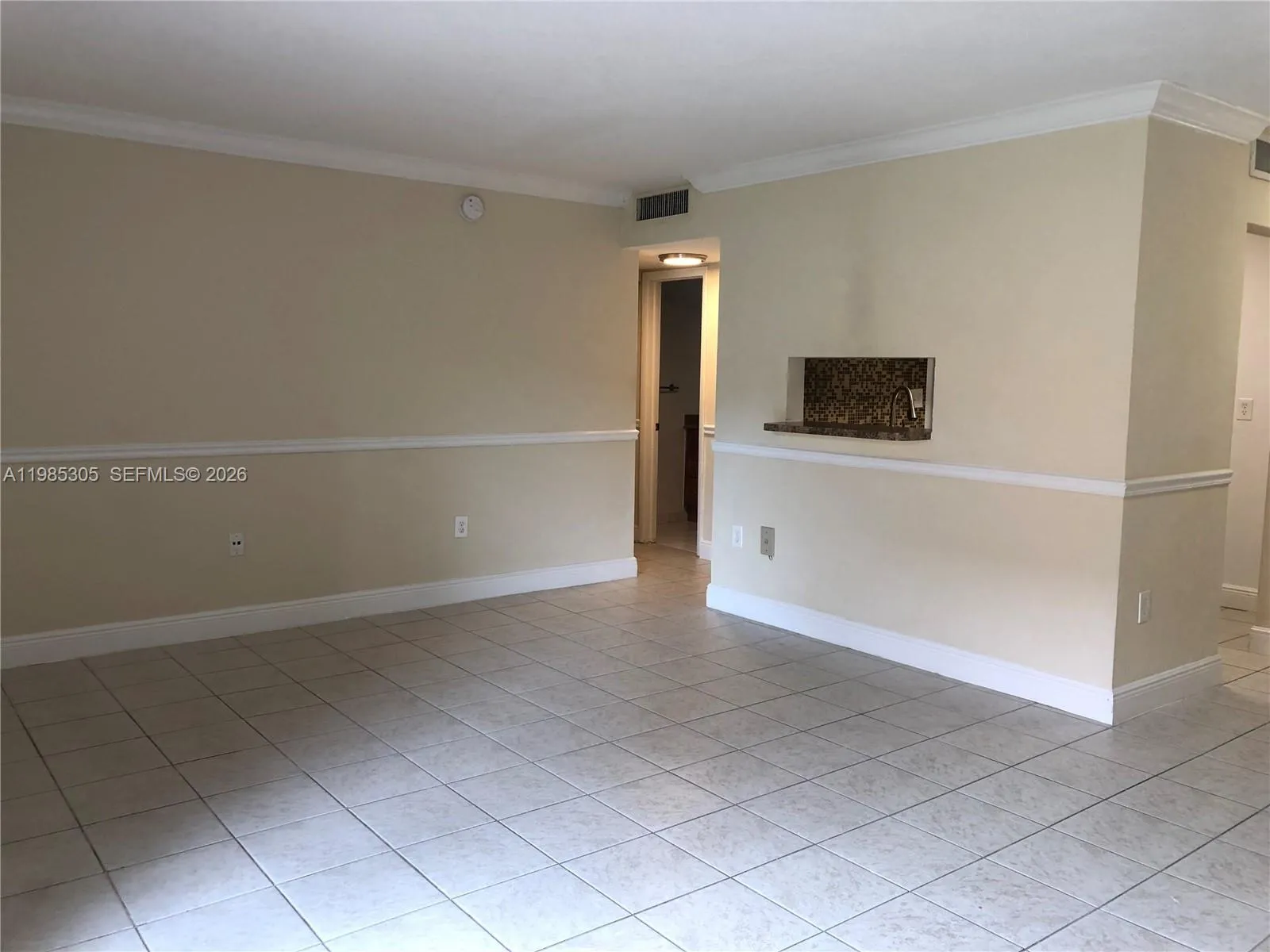 9467 Sw 76th St Q3, Miami, Florida 33173, Miami, Florida 33173, 1 Bedroom Bedrooms, ,1 BathroomBathrooms,Residential Lease,For Rent,9467 Sw 76th St Q3, Miami, Florida 33173,A11985305