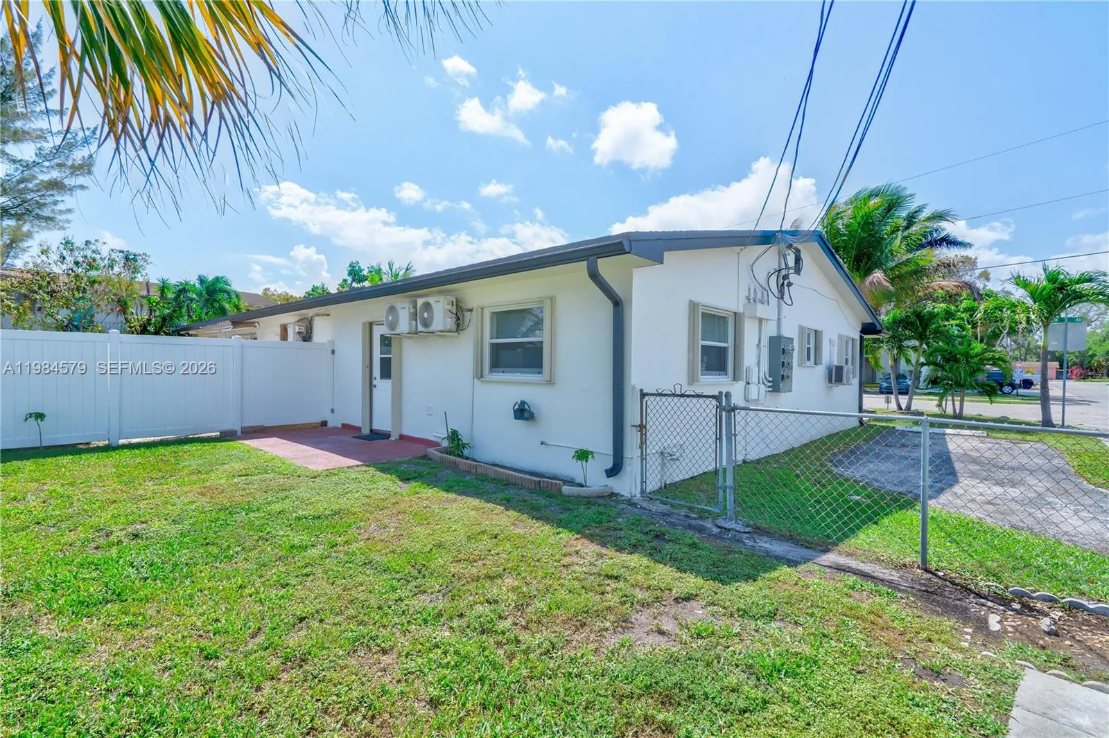 201 Sw 9th Ave 1-3, Hallandale Beach, Florida 3300, Hallandale Beach, Florida 33009, 2 Bedrooms Bedrooms, ,1 BathroomBathrooms,Residential Lease,For Rent,201 Sw 9th Ave 1-3, Hallandale Beach, Florida 3300,A11984579