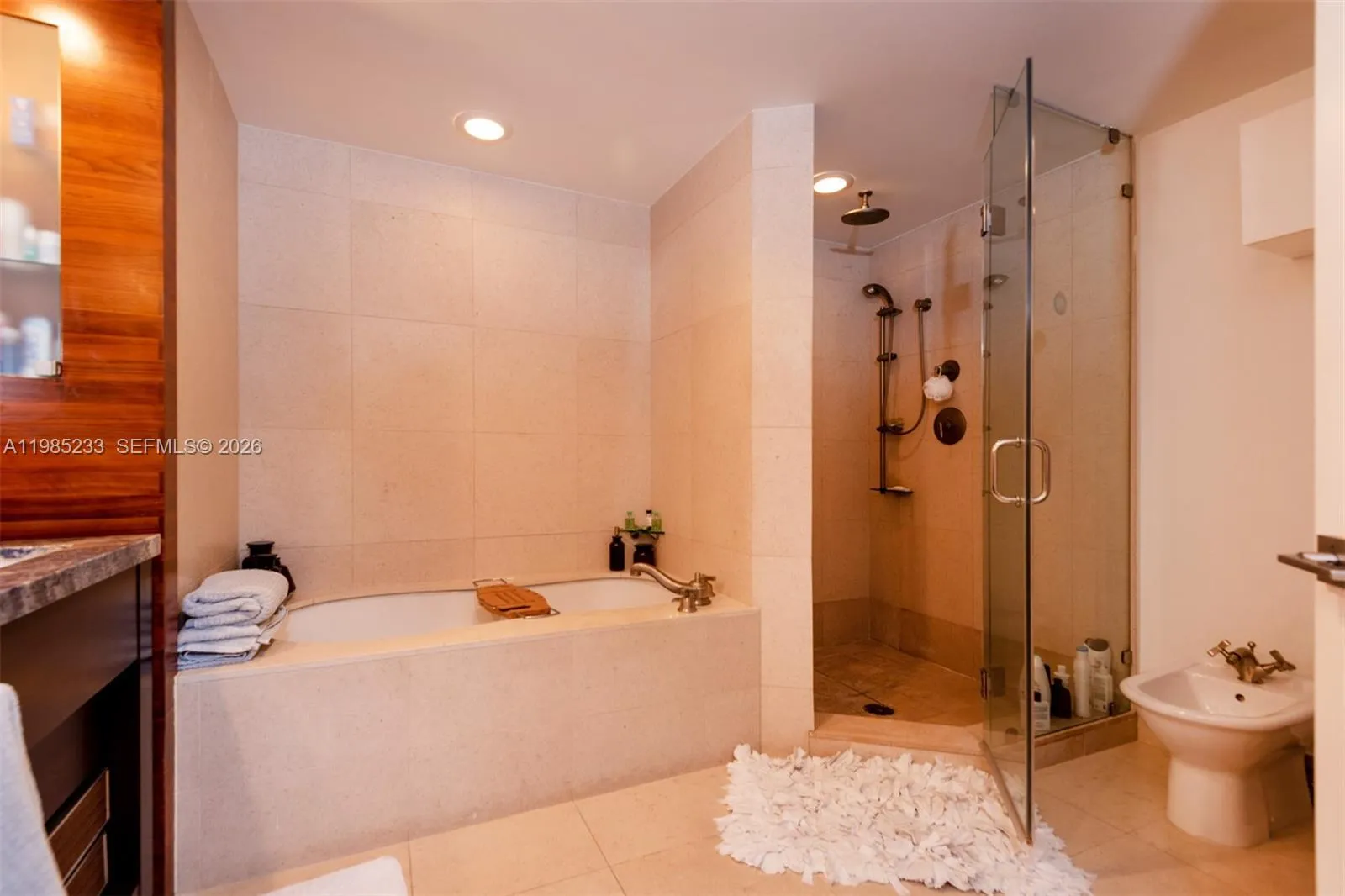 6799 Collins Ave 906, Miami Beach, Florida 33141, Miami Beach, Florida 33141, 2 Bedrooms Bedrooms, ,2 BathroomsBathrooms,Residential Lease,For Rent,6799 Collins Ave 906, Miami Beach, Florida 33141,A11985233