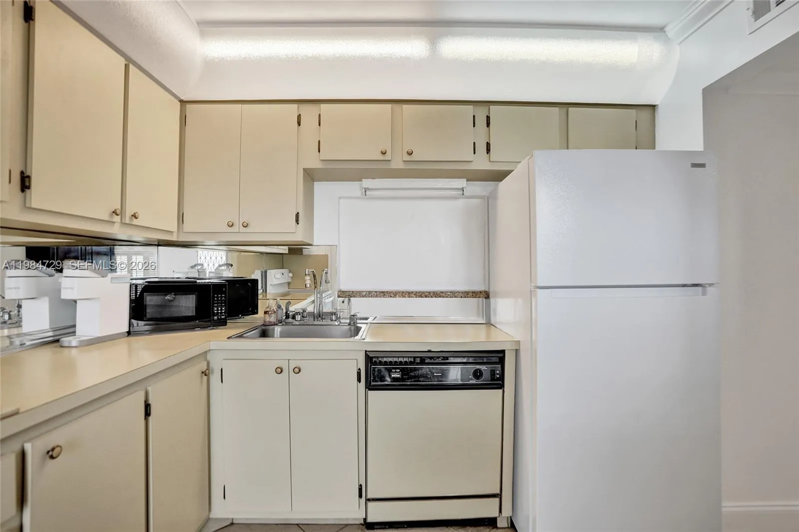 3940 Nw 42nd Ave 320, Lauderdale Lakes, Florida 33, Lauderdale Lakes, Florida 33319, 1 Bedroom Bedrooms, ,1 BathroomBathrooms,Residential,For Sale,3940 Nw 42nd Ave 320, Lauderdale Lakes, Florida 33,A11984729