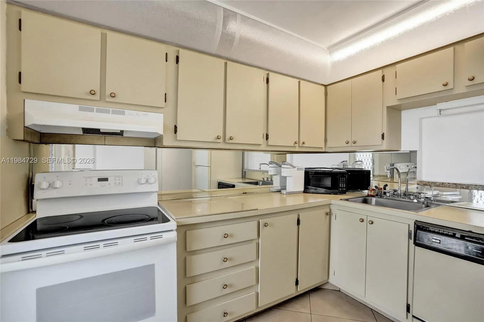3940 Nw 42nd Ave 320, Lauderdale Lakes, Florida 33, Lauderdale Lakes, Florida 33319, 1 Bedroom Bedrooms, ,1 BathroomBathrooms,Residential,For Sale,3940 Nw 42nd Ave 320, Lauderdale Lakes, Florida 33,A11984729