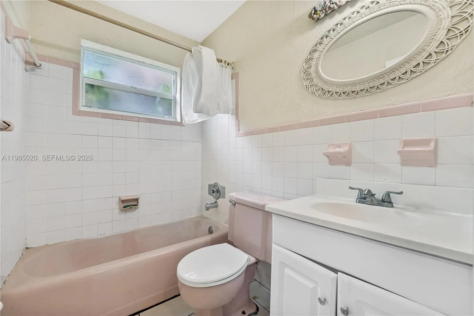 340 Se 4th St, Deerfield Beach, Florida 33441, Deerfield Beach, Florida 33441, 2 Bedrooms Bedrooms, ,1 BathroomBathrooms,Residential,For Sale,340 Se 4th St, Deerfield Beach, Florida 33441,A11985020