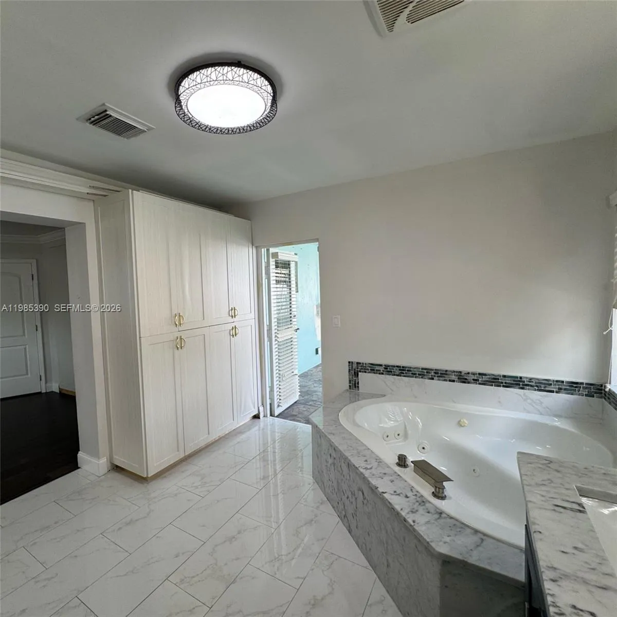 primary bath linen closet