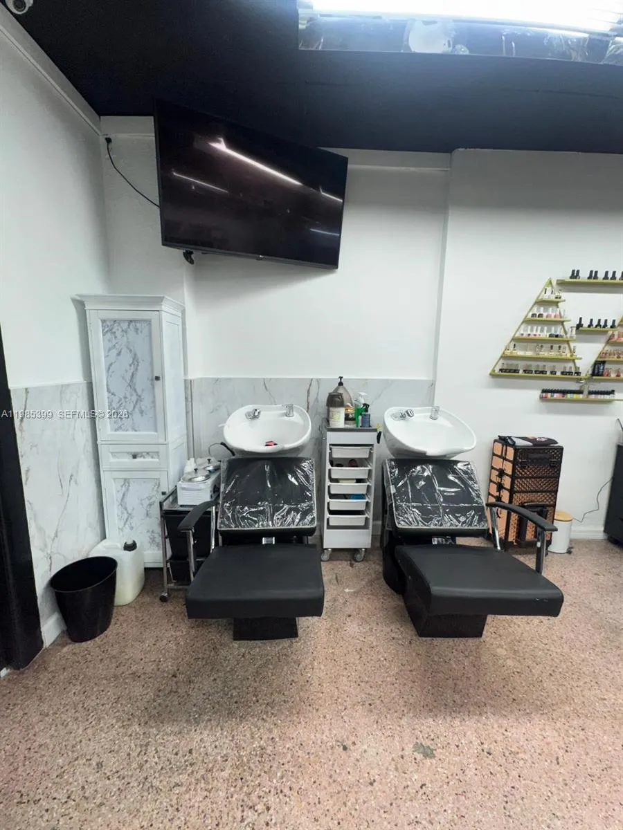 Beauty Salon For Sale In Flagler St, Miami, Florid, Miami, Florida 33144, ,Business Opportunity,For Sale,Beauty Salon For Sale In Flagler St, Miami, Florid,A11985399