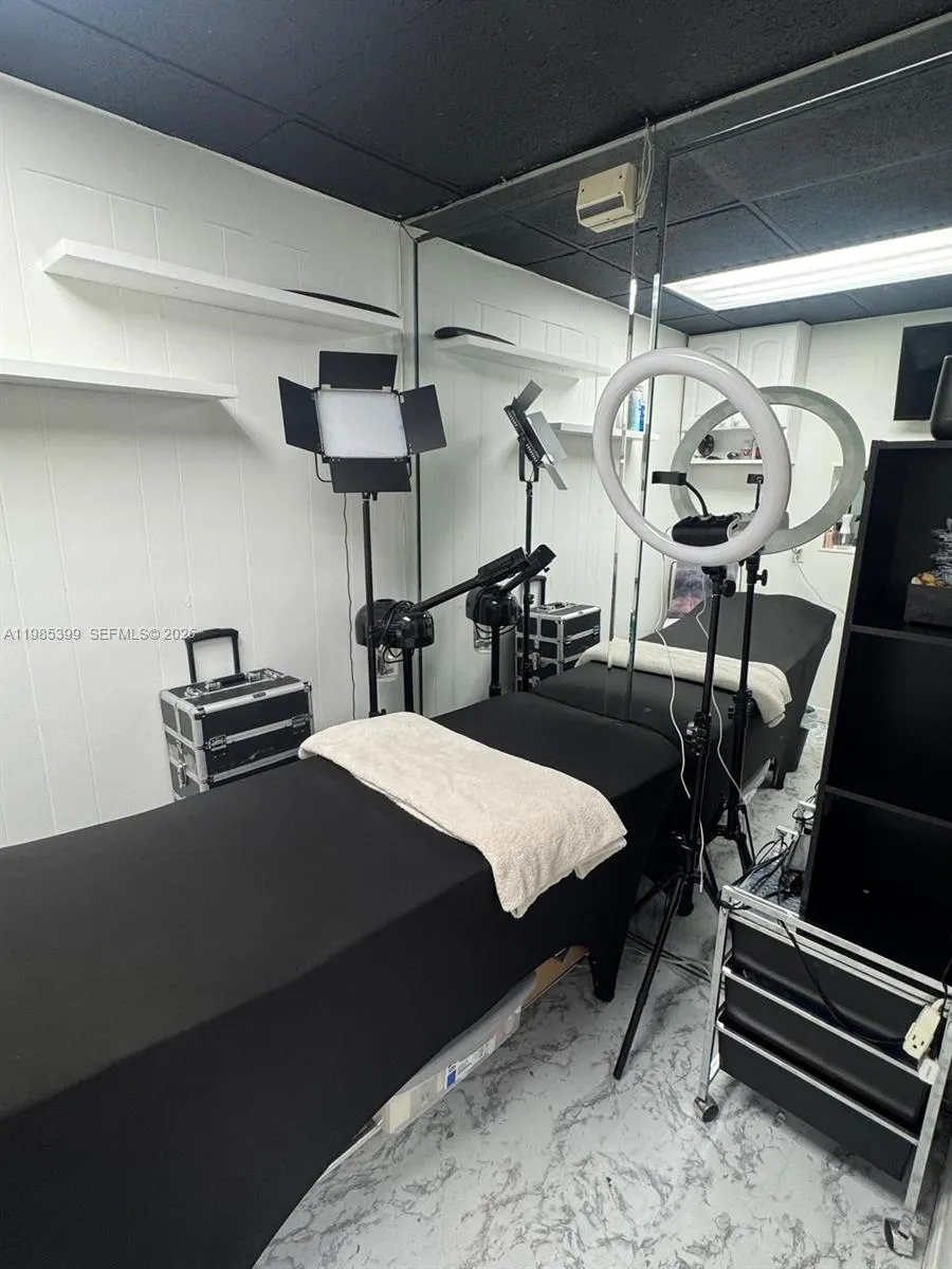 Beauty Salon For Sale In Flagler St, Miami, Florid, Miami, Florida 33144, ,Business Opportunity,For Sale,Beauty Salon For Sale In Flagler St, Miami, Florid,A11985399