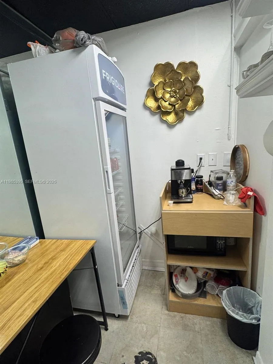 Beauty Salon For Sale In Flagler St, Miami, Florid, Miami, Florida 33144, ,Business Opportunity,For Sale,Beauty Salon For Sale In Flagler St, Miami, Florid,A11985399