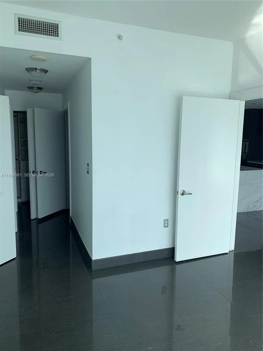 900 Biscayne Blvd 4304, Miami, Florida 33132, Miami, Florida 33132, 1 Bedroom Bedrooms, ,2 BathroomsBathrooms,Residential Lease,For Rent,900 Biscayne Blvd 4304, Miami, Florida 33132,A11985381