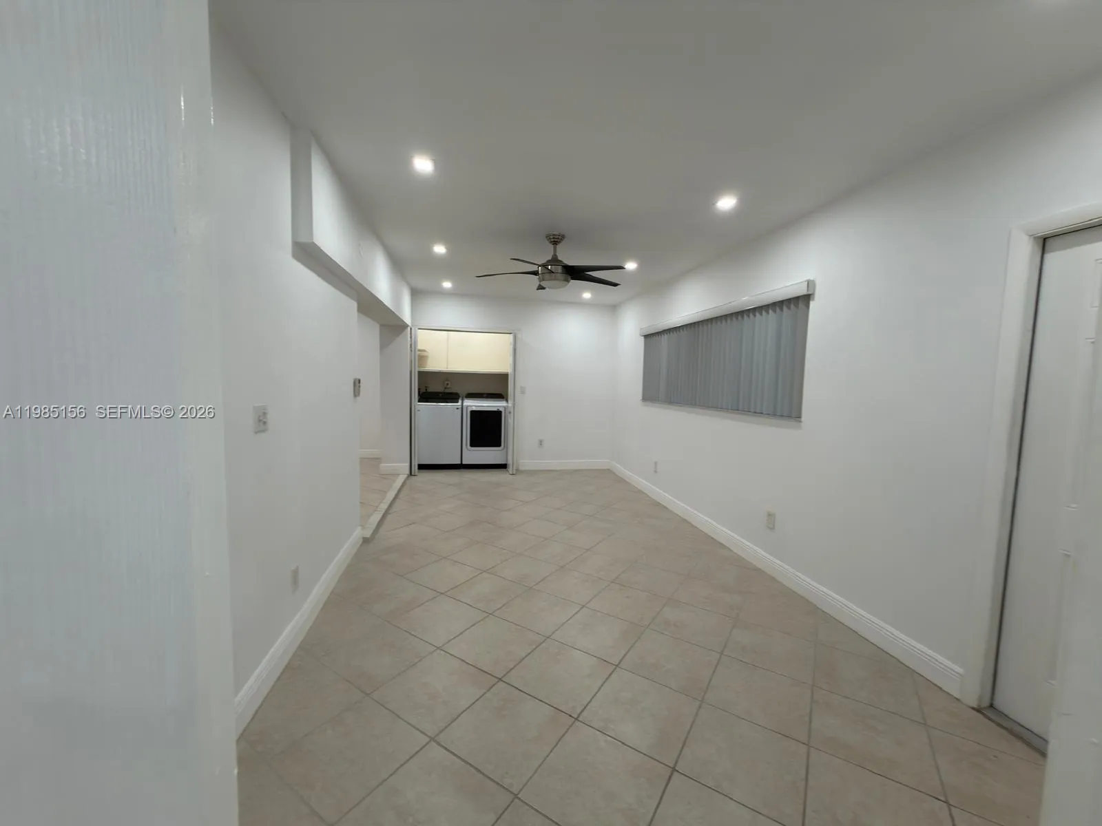  Laundry closet