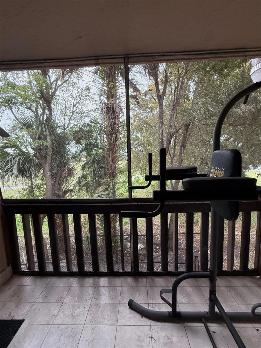 425 W Park Dr 9, Miami, Florida 33172, Miami, Florida 33172, 2 Bedrooms Bedrooms, ,2 BathroomsBathrooms,Residential Lease,For Rent,425 W Park Dr 9, Miami, Florida 33172,A11985363