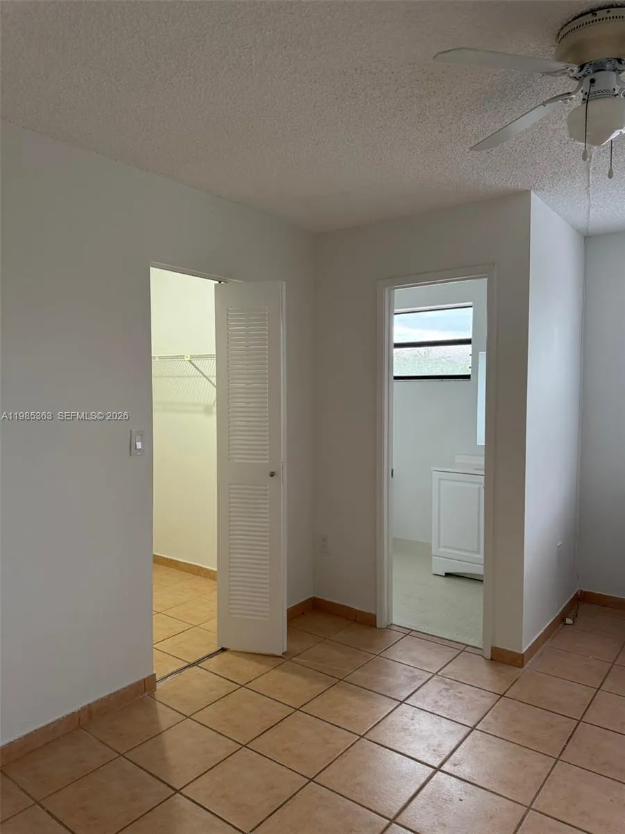 425 W Park Dr 9, Miami, Florida 33172, Miami, Florida 33172, 2 Bedrooms Bedrooms, ,2 BathroomsBathrooms,Residential Lease,For Rent,425 W Park Dr 9, Miami, Florida 33172,A11985363