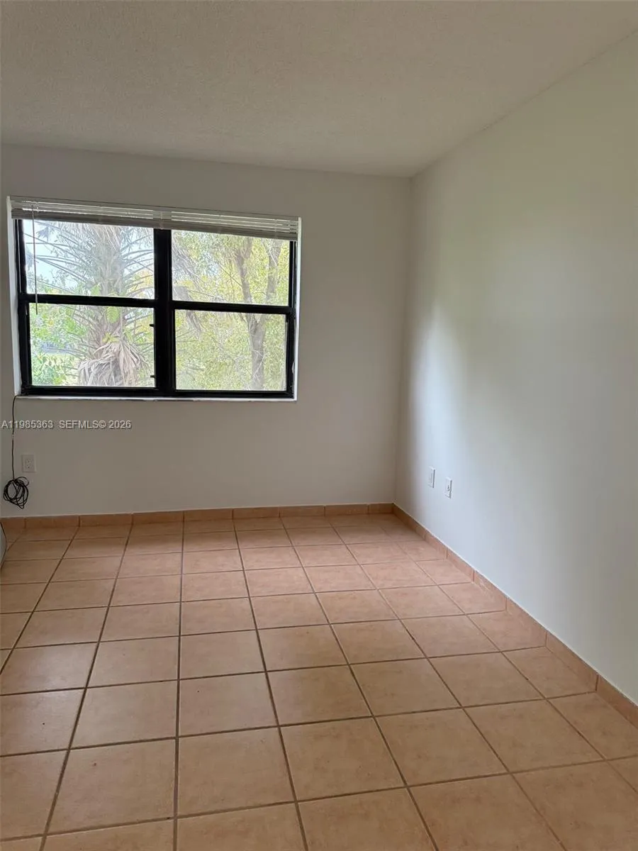 425 W Park Dr 9, Miami, Florida 33172, Miami, Florida 33172, 2 Bedrooms Bedrooms, ,2 BathroomsBathrooms,Residential Lease,For Rent,425 W Park Dr 9, Miami, Florida 33172,A11985363