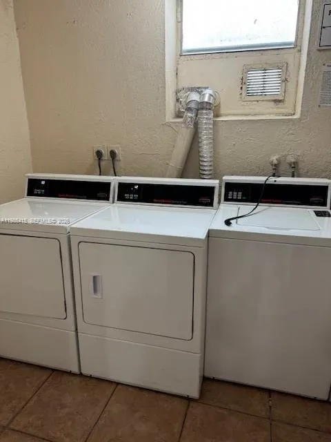 4550 Nw 9th St 617e, Miami, Florida 33126, Miami, Florida 33126, 1 Bedroom Bedrooms, ,1 BathroomBathrooms,Residential Lease,For Rent,4550 Nw 9th St 617e, Miami, Florida 33126,A11985415