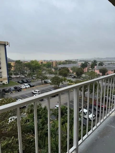 4550 Nw 9th St 617e, Miami, Florida 33126, Miami, Florida 33126, 1 Bedroom Bedrooms, ,1 BathroomBathrooms,Residential Lease,For Rent,4550 Nw 9th St 617e, Miami, Florida 33126,A11985415