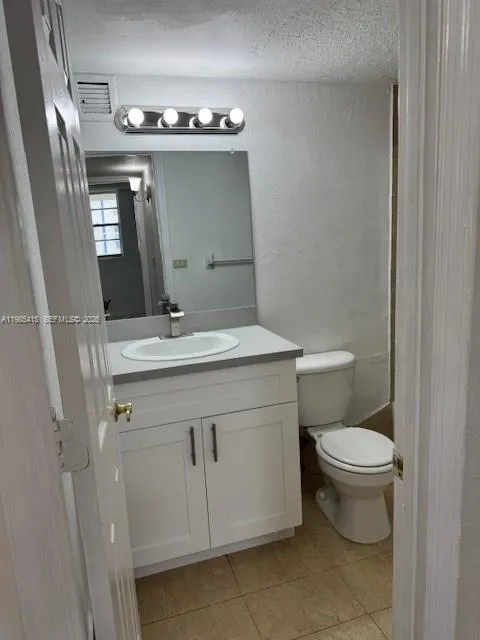 4550 Nw 9th St 617e, Miami, Florida 33126, Miami, Florida 33126, 1 Bedroom Bedrooms, ,1 BathroomBathrooms,Residential Lease,For Rent,4550 Nw 9th St 617e, Miami, Florida 33126,A11985415