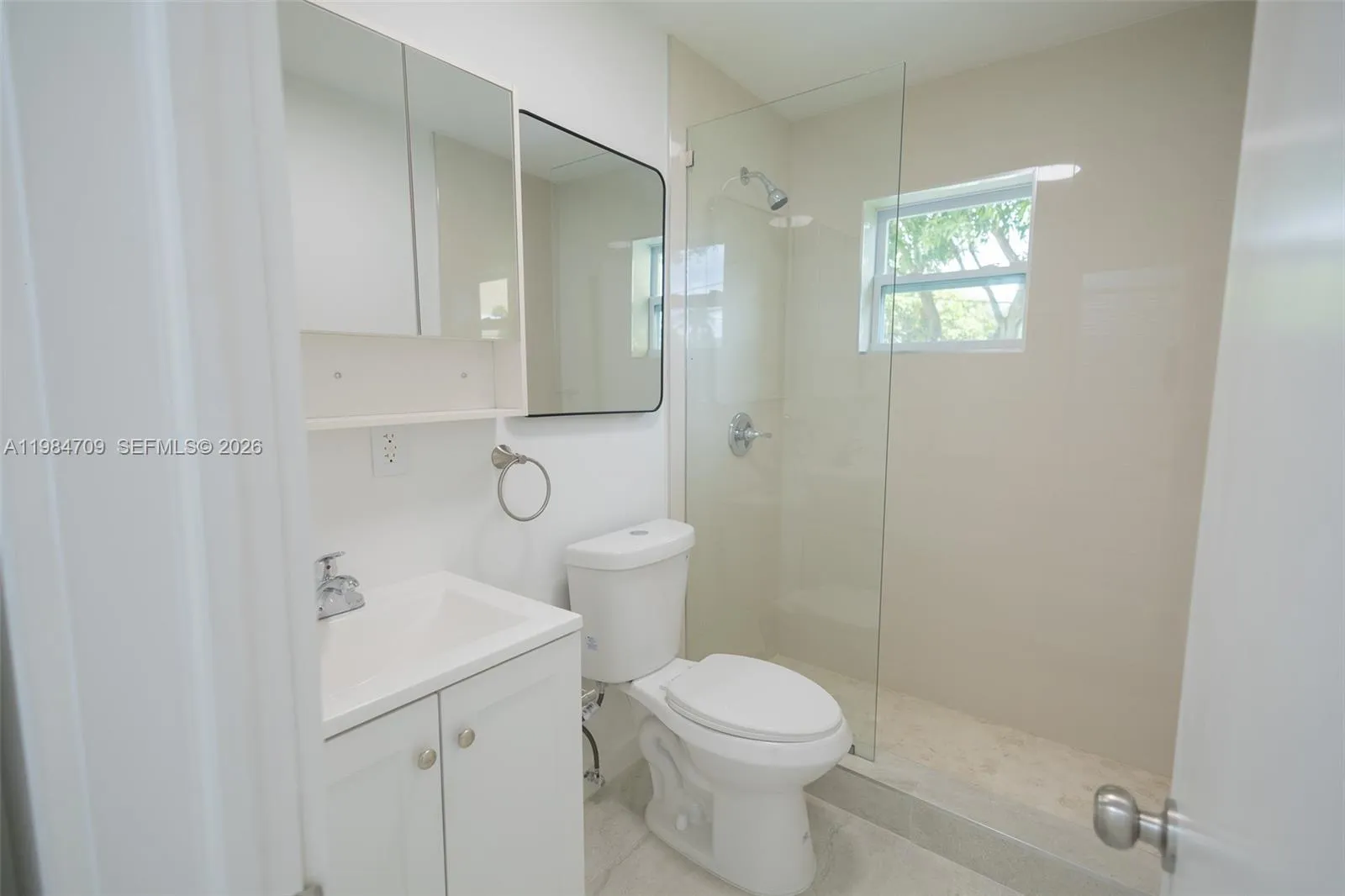 2675 Sw 24th Ter, Miami, Florida 33145, Miami, Florida 33145, 5 Bedrooms Bedrooms, ,3 BathroomsBathrooms,Residential Lease,For Rent,2675 Sw 24th Ter, Miami, Florida 33145,A11984709