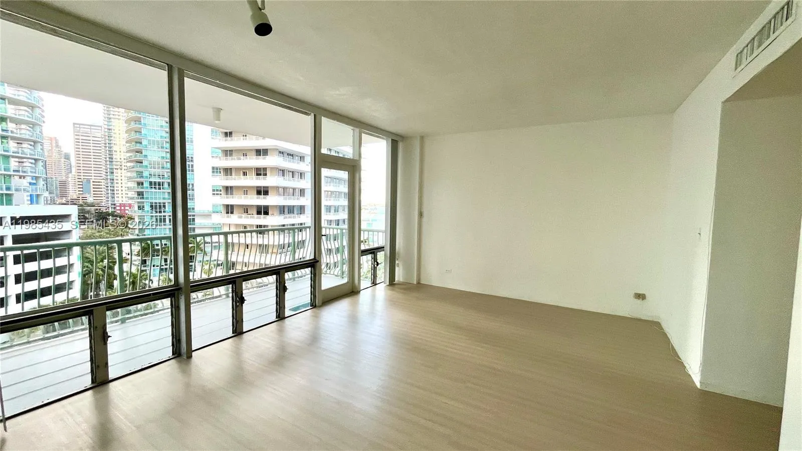 1408 Brickell Bay Dr 916, Miami, Florida 33131, Miami, Florida 33131, ,1 BathroomBathrooms,Residential Lease,For Rent,1408 Brickell Bay Dr 916, Miami, Florida 33131,A11985435