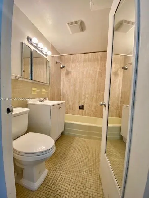 1408 Brickell Bay Dr 916, Miami, Florida 33131, Miami, Florida 33131, ,1 BathroomBathrooms,Residential Lease,For Rent,1408 Brickell Bay Dr 916, Miami, Florida 33131,A11985435
