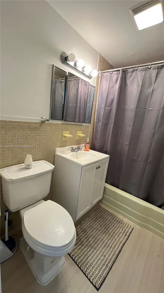 1408 Brickell Bay Dr 916, Miami, Florida 33131, Miami, Florida 33131, ,1 BathroomBathrooms,Residential Lease,For Rent,1408 Brickell Bay Dr 916, Miami, Florida 33131,A11985435