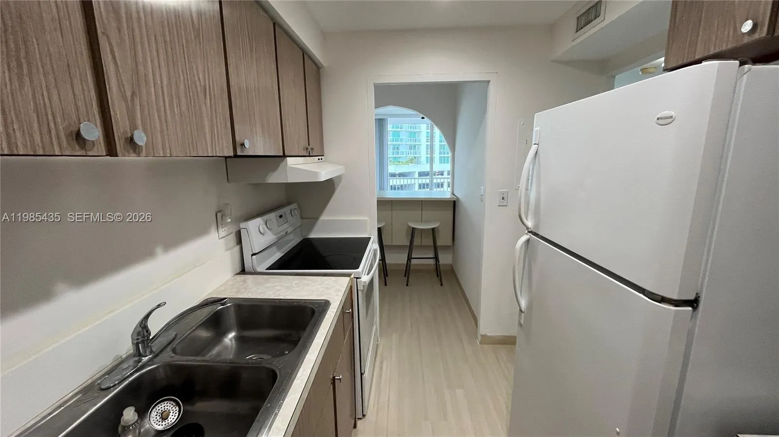 1408 Brickell Bay Dr 916, Miami, Florida 33131, Miami, Florida 33131, ,1 BathroomBathrooms,Residential Lease,For Rent,1408 Brickell Bay Dr 916, Miami, Florida 33131,A11985435
