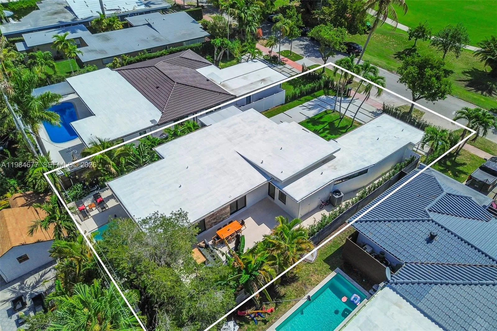 905 Fairway Drive, Miami Beach, Florida 33141, Miami Beach, Florida 33141, 4 Bedrooms Bedrooms, ,3 BathroomsBathrooms,Residential,For Sale,905 Fairway Drive, Miami Beach, Florida 33141,A11984677