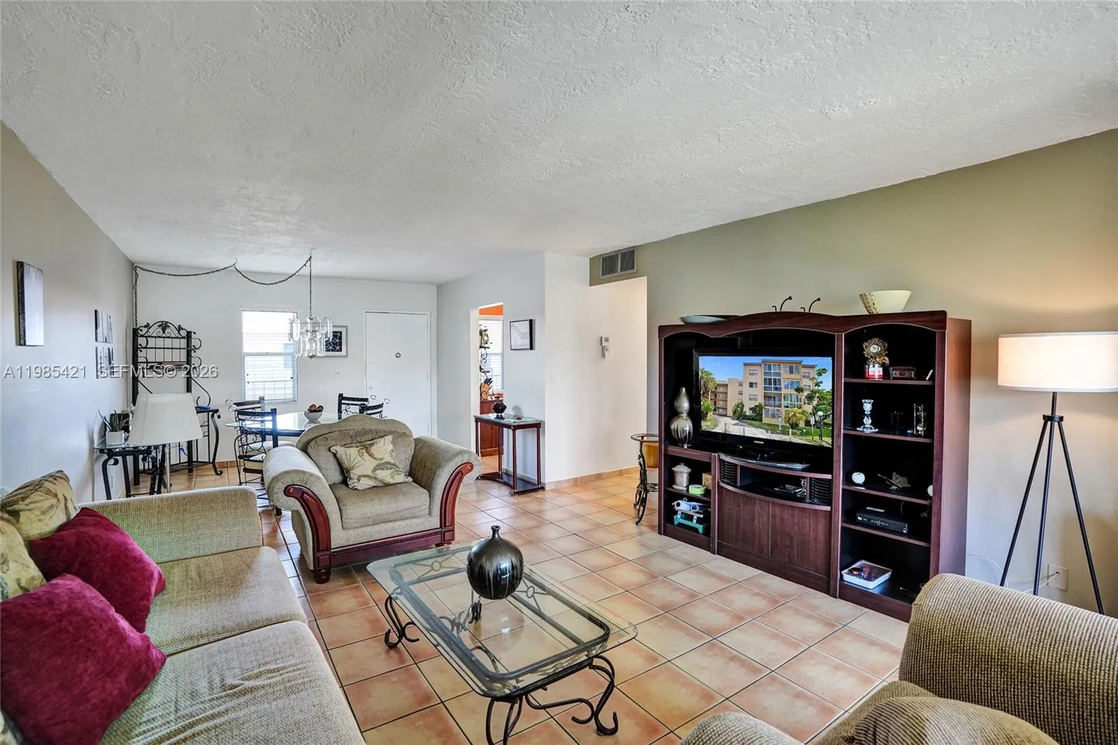 2811 Somerset Dr 405, Lauderdale Lakes, Florida 33, Lauderdale Lakes, Florida 33311, 1 Bedroom Bedrooms, ,1 BathroomBathrooms,Residential,For Sale,2811 Somerset Dr 405, Lauderdale Lakes, Florida 33,A11985421
