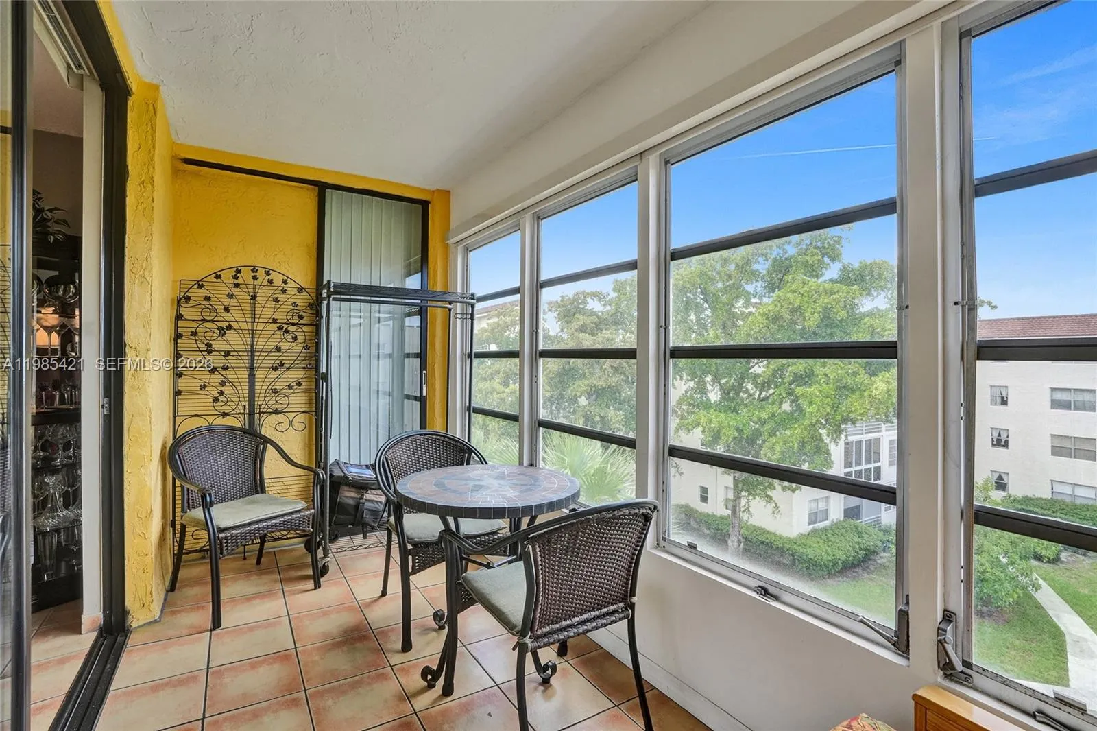 2811 Somerset Dr 405, Lauderdale Lakes, Florida 33, Lauderdale Lakes, Florida 33311, 1 Bedroom Bedrooms, ,1 BathroomBathrooms,Residential,For Sale,2811 Somerset Dr 405, Lauderdale Lakes, Florida 33,A11985421