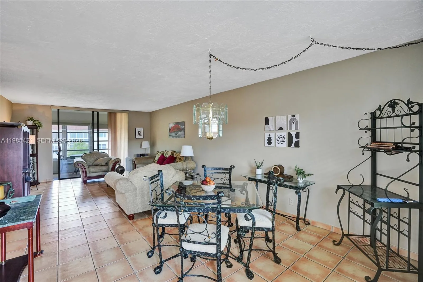 2811 Somerset Dr 405, Lauderdale Lakes, Florida 33, Lauderdale Lakes, Florida 33311, 1 Bedroom Bedrooms, ,1 BathroomBathrooms,Residential,For Sale,2811 Somerset Dr 405, Lauderdale Lakes, Florida 33,A11985421