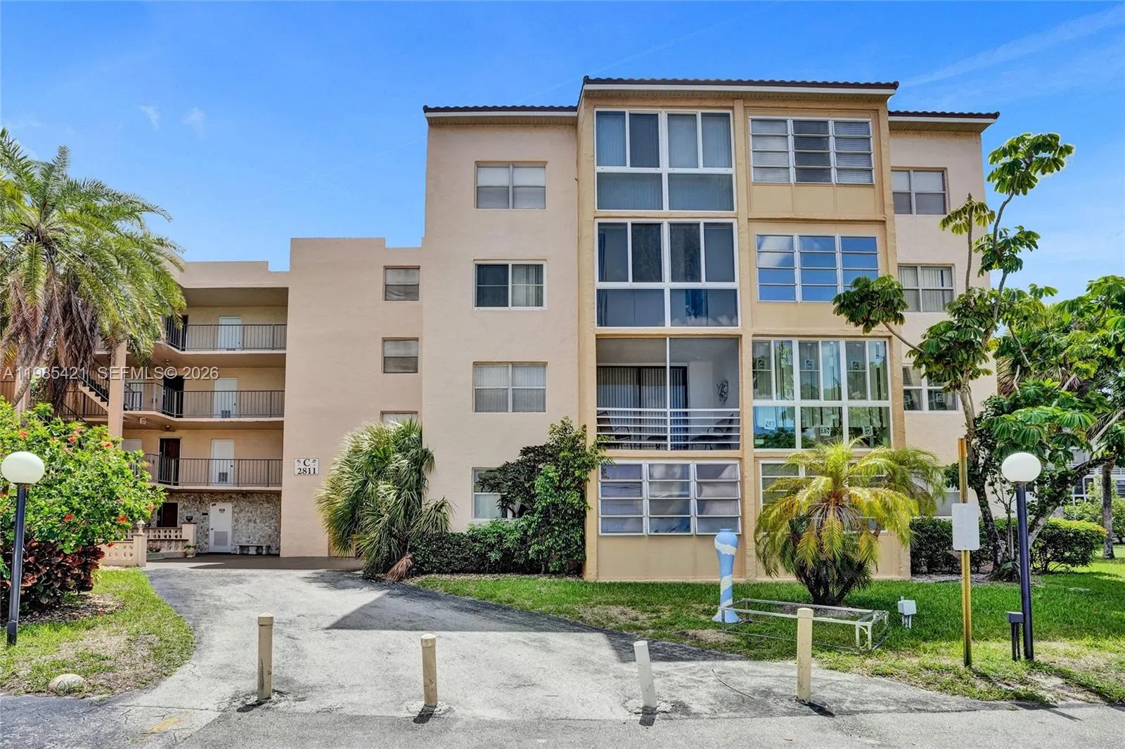 2811 Somerset Dr 405, Lauderdale Lakes, Florida 33, Lauderdale Lakes, Florida 33311, 1 Bedroom Bedrooms, ,1 BathroomBathrooms,Residential,For Sale,2811 Somerset Dr 405, Lauderdale Lakes, Florida 33,A11985421