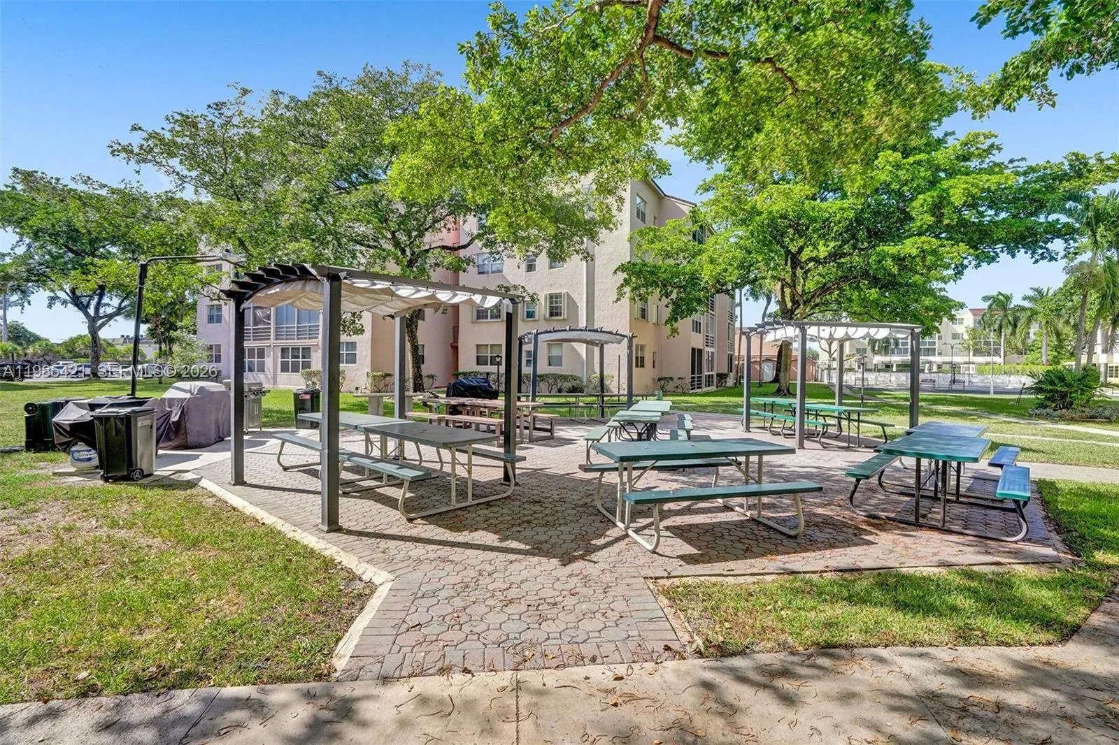 2811 Somerset Dr 405, Lauderdale Lakes, Florida 33, Lauderdale Lakes, Florida 33311, 1 Bedroom Bedrooms, ,1 BathroomBathrooms,Residential,For Sale,2811 Somerset Dr 405, Lauderdale Lakes, Florida 33,A11985421