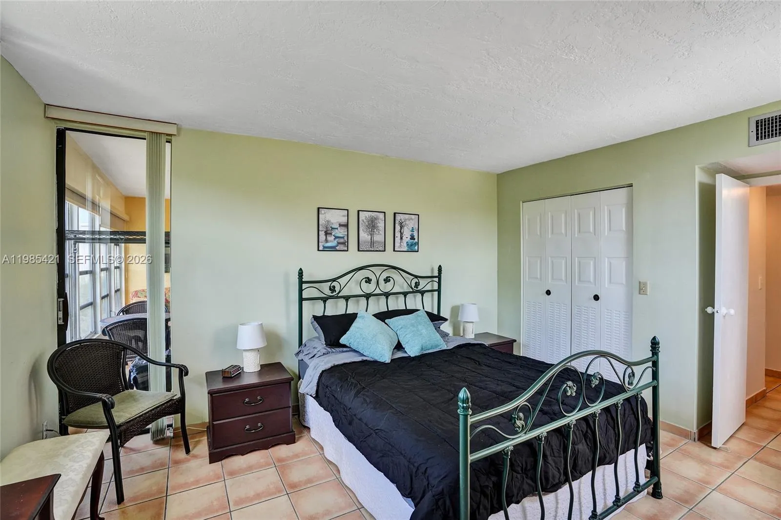 2811 Somerset Dr 405, Lauderdale Lakes, Florida 33, Lauderdale Lakes, Florida 33311, 1 Bedroom Bedrooms, ,1 BathroomBathrooms,Residential,For Sale,2811 Somerset Dr 405, Lauderdale Lakes, Florida 33,A11985421