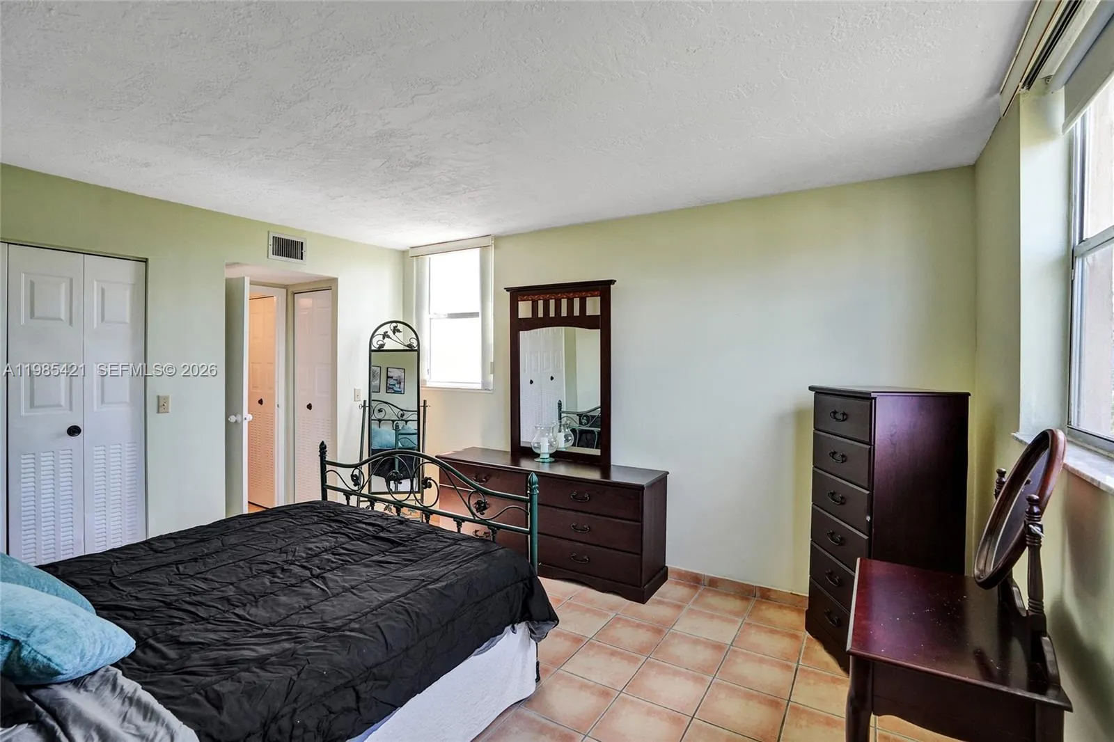 2811 Somerset Dr 405, Lauderdale Lakes, Florida 33, Lauderdale Lakes, Florida 33311, 1 Bedroom Bedrooms, ,1 BathroomBathrooms,Residential,For Sale,2811 Somerset Dr 405, Lauderdale Lakes, Florida 33,A11985421