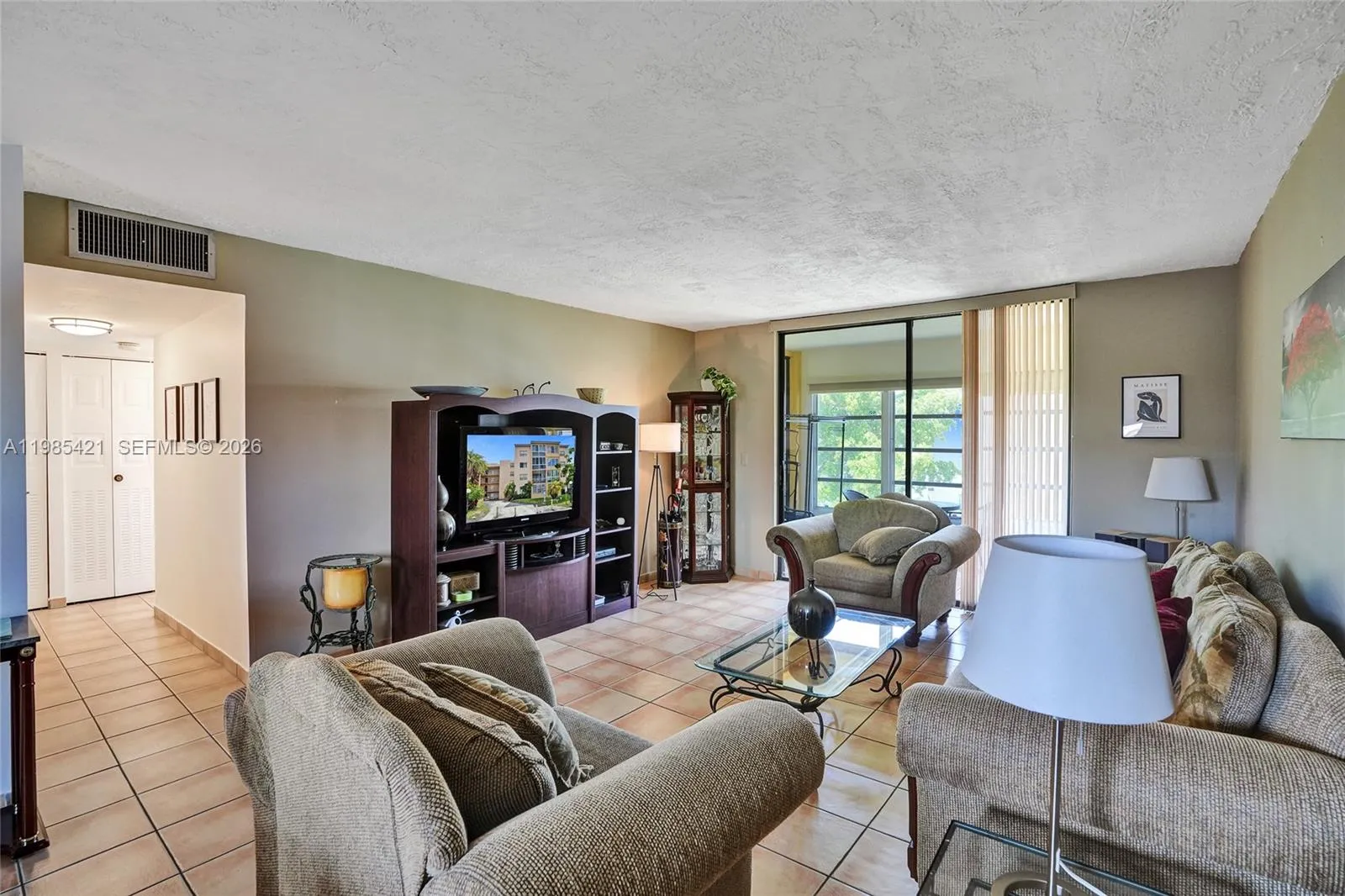 2811 Somerset Dr 405, Lauderdale Lakes, Florida 33, Lauderdale Lakes, Florida 33311, 1 Bedroom Bedrooms, ,1 BathroomBathrooms,Residential,For Sale,2811 Somerset Dr 405, Lauderdale Lakes, Florida 33,A11985421