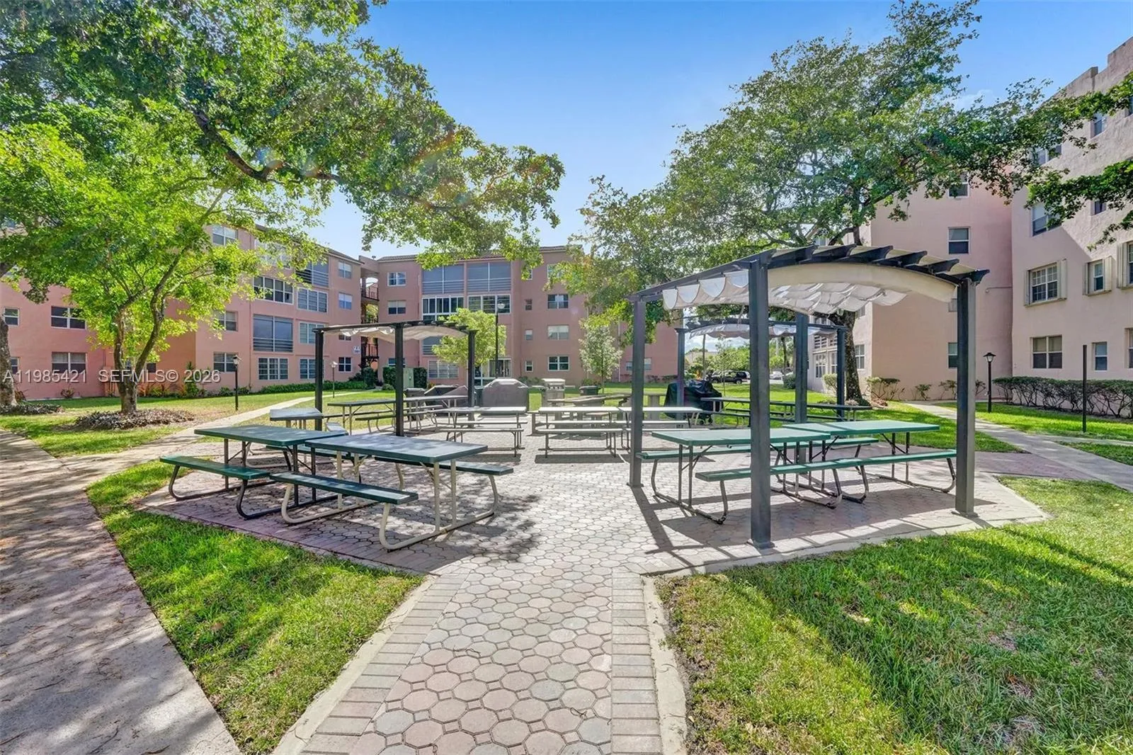 2811 Somerset Dr 405, Lauderdale Lakes, Florida 33, Lauderdale Lakes, Florida 33311, 1 Bedroom Bedrooms, ,1 BathroomBathrooms,Residential,For Sale,2811 Somerset Dr 405, Lauderdale Lakes, Florida 33,A11985421