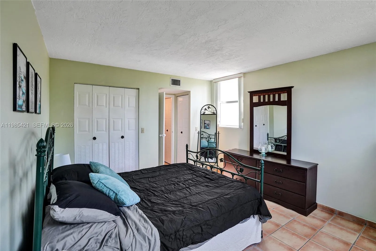2811 Somerset Dr 405, Lauderdale Lakes, Florida 33, Lauderdale Lakes, Florida 33311, 1 Bedroom Bedrooms, ,1 BathroomBathrooms,Residential,For Sale,2811 Somerset Dr 405, Lauderdale Lakes, Florida 33,A11985421